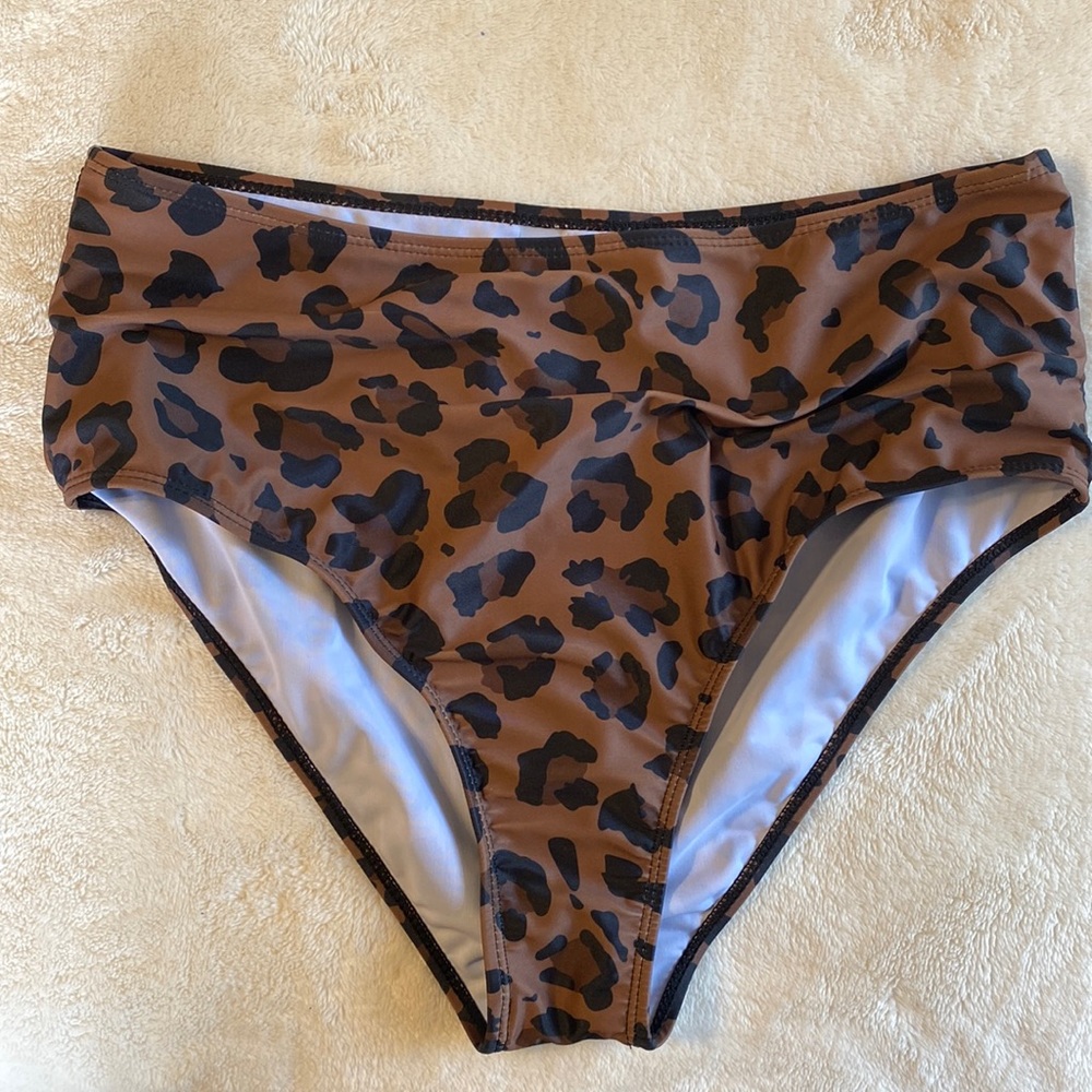 Bikini bottoms-high waisted, leopard print